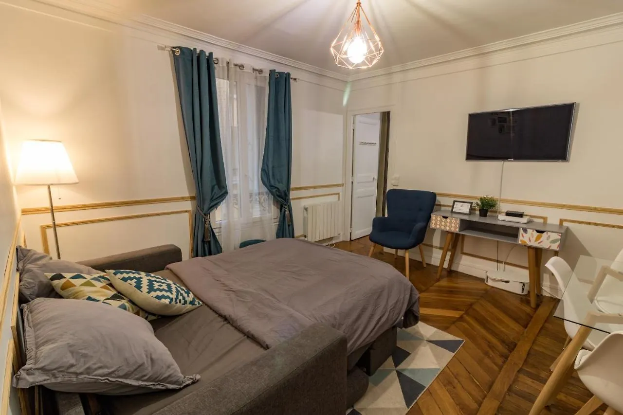 Private Apartments - Champs-Elysees Paris